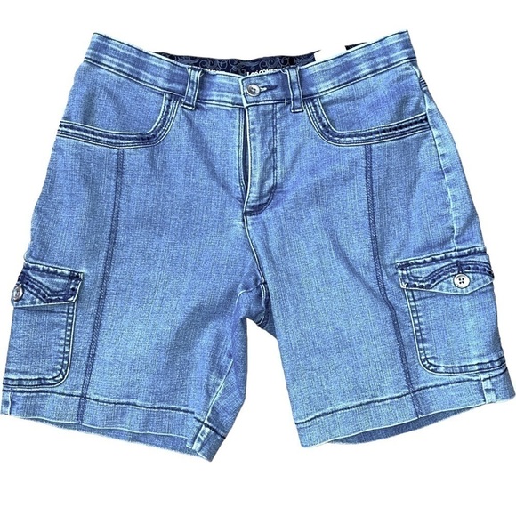LEE ladies denim shorts, size 8P, comfort stretch waist, embroidered detail - Picture 1 of 6